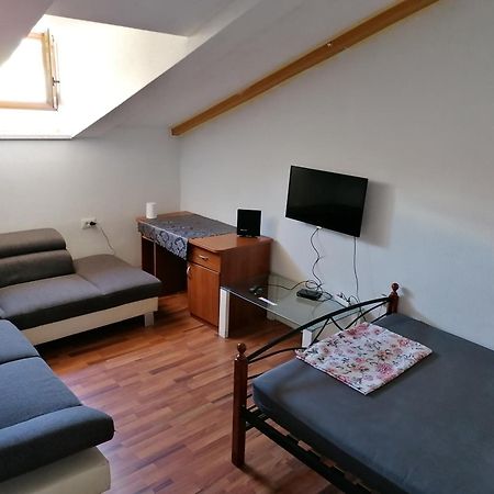 Leona Apartment Rijeka Luaran gambar